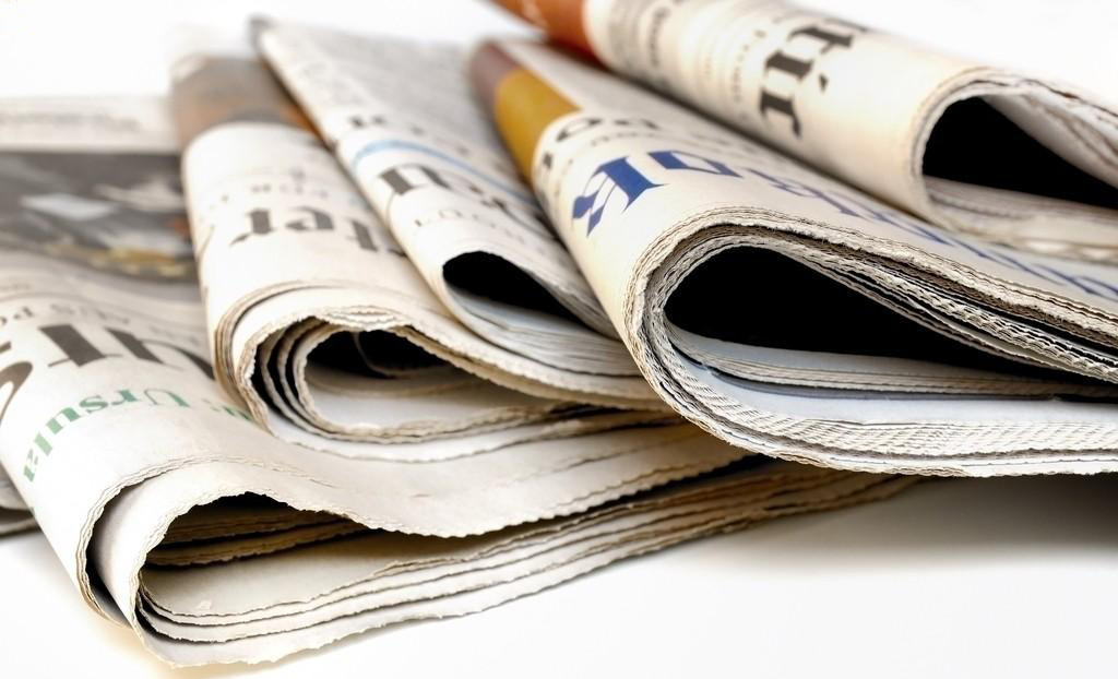 男男在宿舍撅着屁股被调教