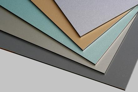 男男在宿舍撅着屁股被调教