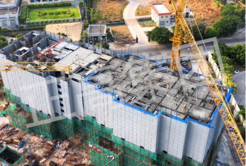 男男在宿舍撅着屁股被调教